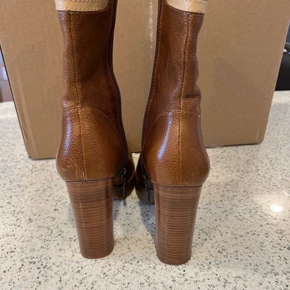 Tommy Hilfiger boots size 6